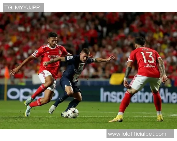 本菲卡在世界杯中以3-0战胜里昂补时进球点燃全场激情